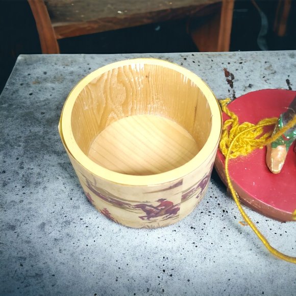 Cowboy with Lariat Treasure Box Figurine by Seasons of Cannon Falls - NIB - Picture 8 of 9